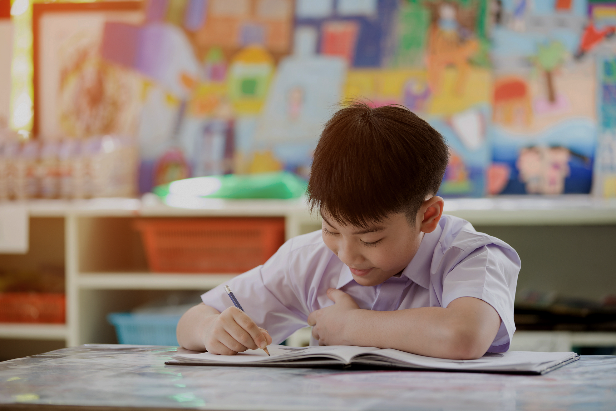 Tips pakar agar anak mumpuni menulis